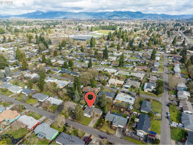 1755 BRENTWOOD Ave, Eugene, OR 97401