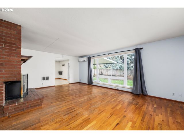 1755 BRENTWOOD Ave, Eugene, OR 97401