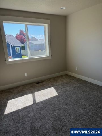 701 NW George Ct, Sublimity, OR 97385