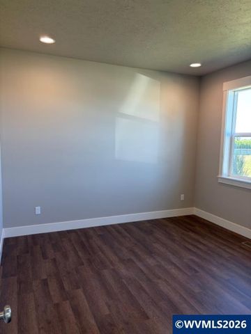 701 NW George Ct, Sublimity, OR 97385