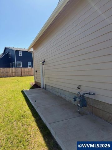 701 NW George Ct, Sublimity, OR 97385