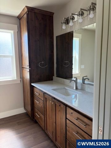 701 NW George Ct, Sublimity, OR 97385