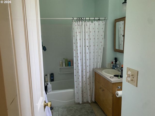 1273 PATTERSON Aly, Eugene, OR 97401