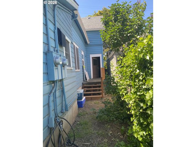 1273 PATTERSON Aly, Eugene, OR 97401