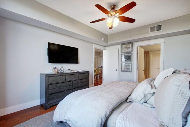54 Rainey ST 512, Austin, TX 78701