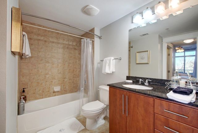 54 Rainey ST 512, Austin, TX 78701
