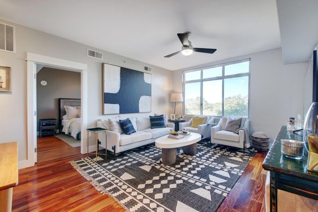 54 Rainey ST 512, Austin, TX 78701