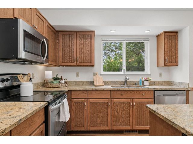 621 Rider Ridge Dr, Longmont, CO 80504