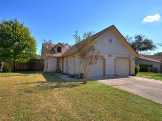 415 Fantail LOOP A, Austin, TX 78734