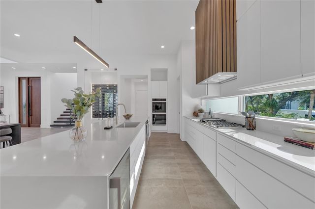 603 TREMONT STREET, Sarasota, FL 34242