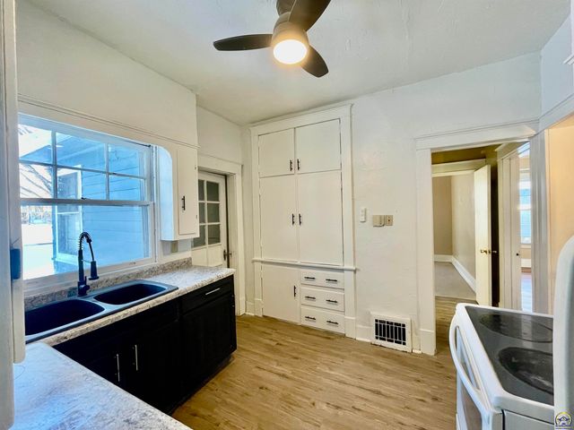 1626 SW Lincoln ST, Topeka, KS 66604