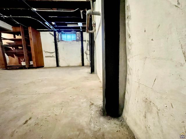 1626 SW Lincoln ST, Topeka, KS 66604