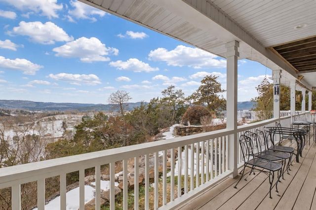 83 Sailboat Drive, Holiday Island, AR 72631