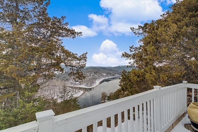 83 Sailboat Drive, Holiday Island, AR 72631