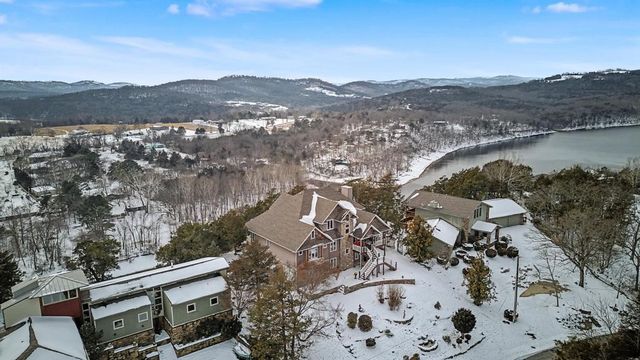 83 Sailboat Drive, Holiday Island, AR 72631