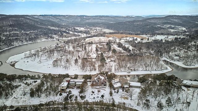 83 Sailboat Drive, Holiday Island, AR 72631