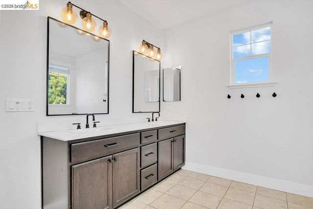 126 Halsey Wy, Pittsburg, CA 94565