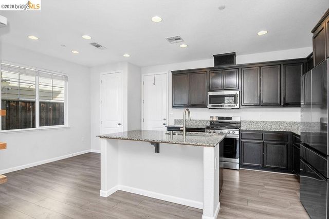 126 Halsey Wy, Pittsburg, CA 94565