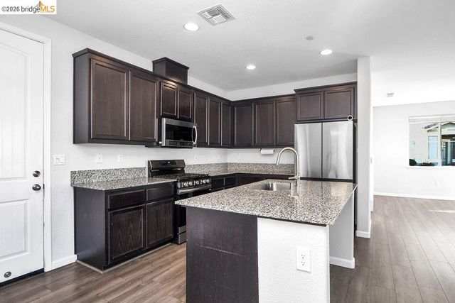 126 Halsey Wy, Pittsburg, CA 94565