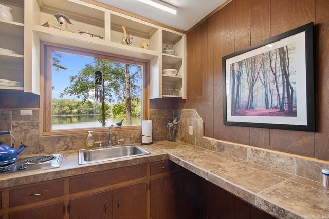 10 Henry Lane, Perryville, AR 72126