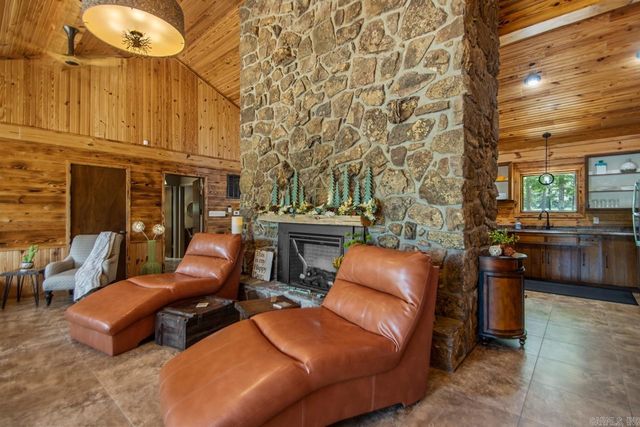 10 Henry Lane, Perryville, AR 72126