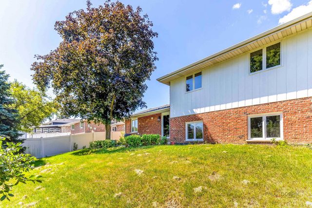 14739 Maple Avenue, Orland Park, IL 60462