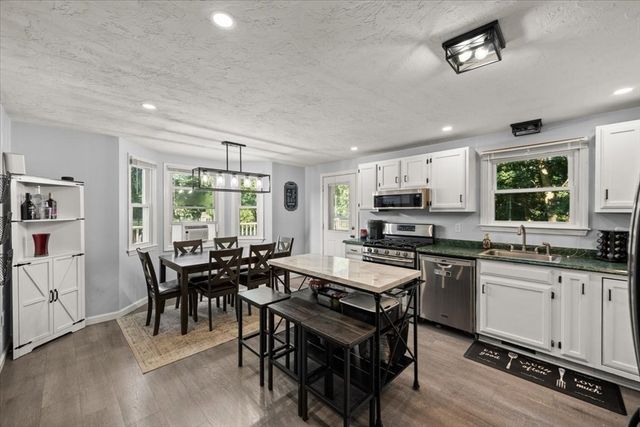 18 Blueberry Knoll 18, Bridgewater, MA 02324