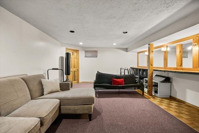 18 Blueberry Knoll 18, Bridgewater, MA 02324
