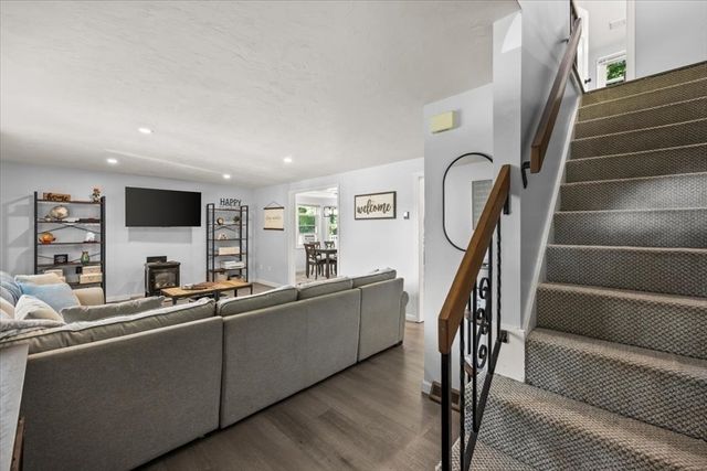 18 Blueberry Knoll 18, Bridgewater, MA 02324