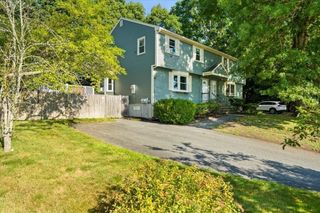 18 Blueberry Knoll 18, Bridgewater, MA 02324