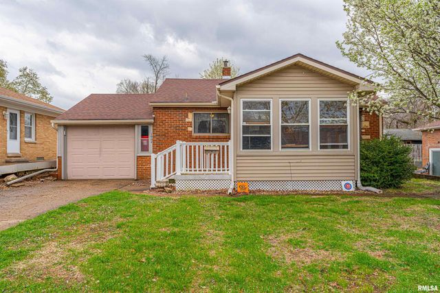 1004 WILLOW Street, Pekin, IL 61554