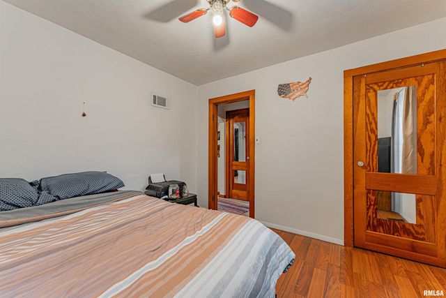 1004 WILLOW Street, Pekin, IL 61554