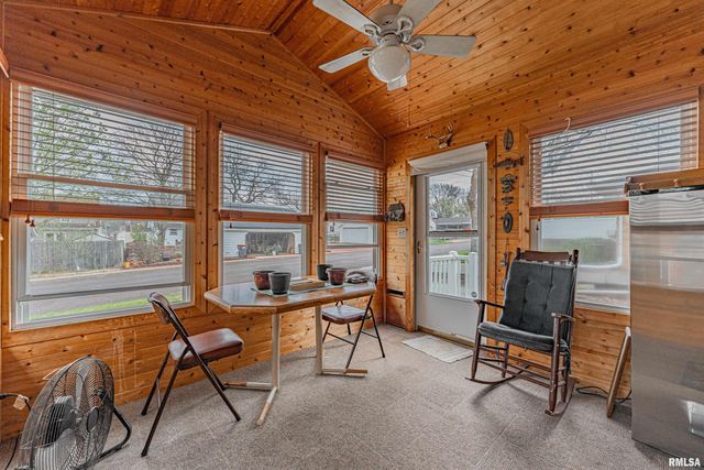 1004 WILLOW Street, Pekin, IL 61554