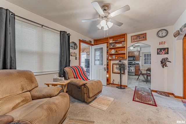 1004 WILLOW Street, Pekin, IL 61554