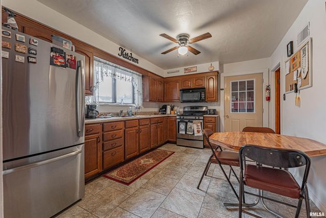 1004 WILLOW Street, Pekin, IL 61554