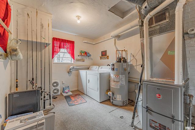 1004 WILLOW Street, Pekin, IL 61554