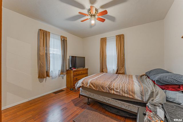 1004 WILLOW Street, Pekin, IL 61554