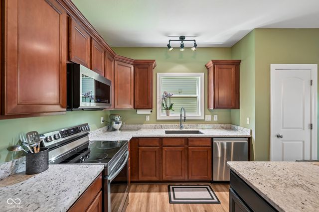 3382 Firethorn Drive, Whitestown, IN 46075