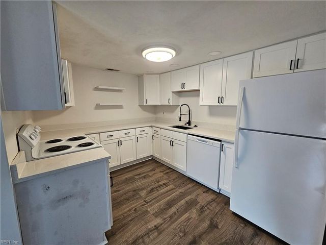 3339 Lakecrest RD, Virginia Beach, VA 23452