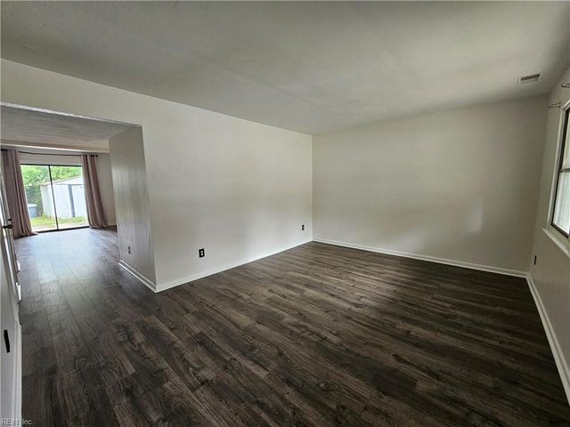 3339 Lakecrest RD, Virginia Beach, VA 23452