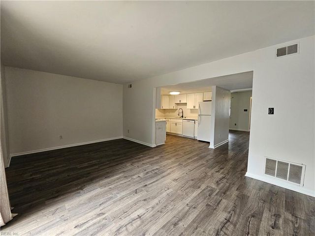 3339 Lakecrest RD, Virginia Beach, VA 23452