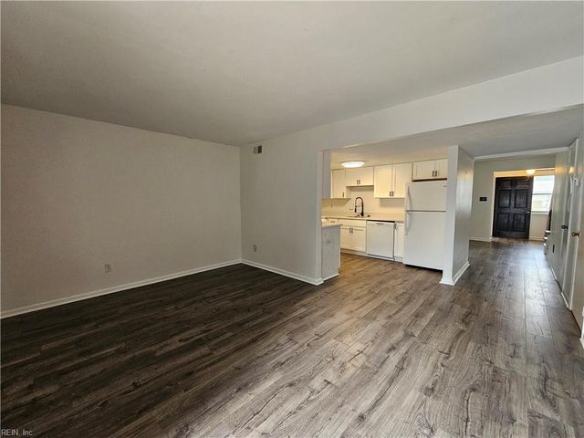 3339 Lakecrest RD, Virginia Beach, VA 23452