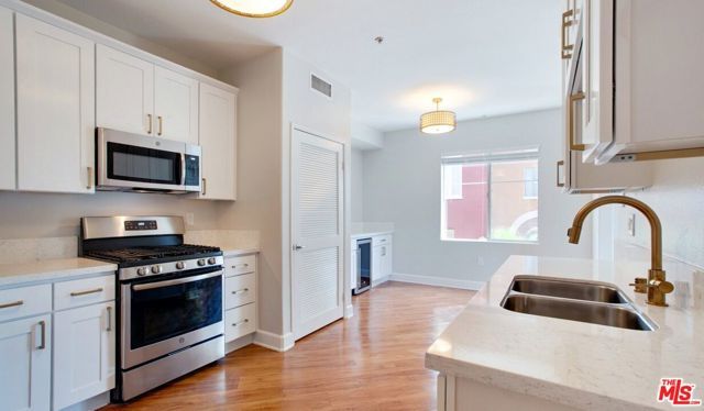 348 S Hauser Boulevard 5-404, Los Angeles, CA 90036