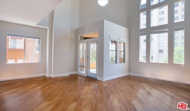 348 S Hauser Boulevard 5-404, Los Angeles, CA 90036