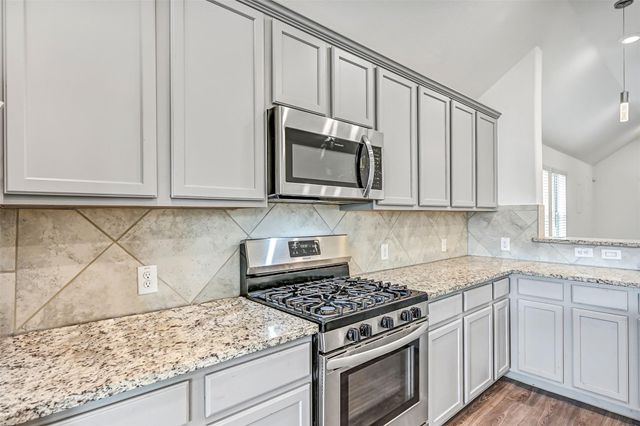 432 Pecan Landing Lane, La Marque, TX 77568