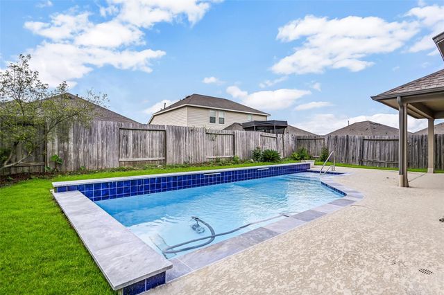 432 Pecan Landing Lane, La Marque, TX 77568