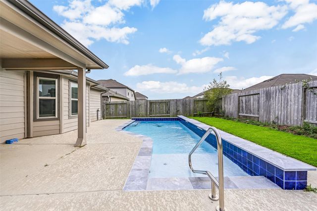 432 Pecan Landing Lane, La Marque, TX 77568