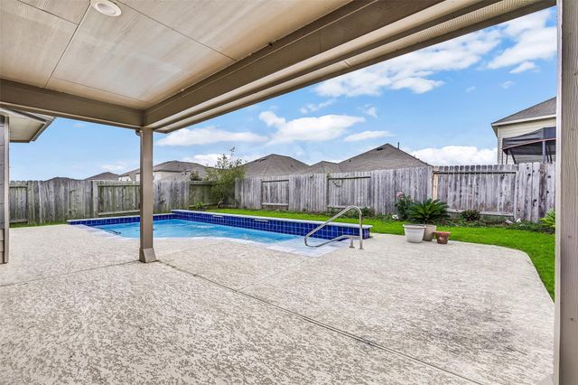 432 Pecan Landing Lane, La Marque, TX 77568