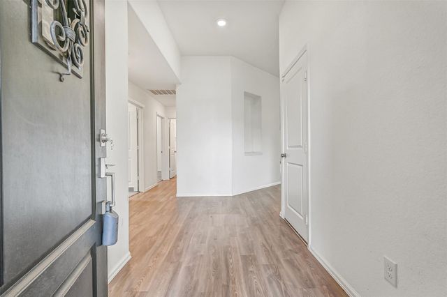 432 Pecan Landing Lane, La Marque, TX 77568