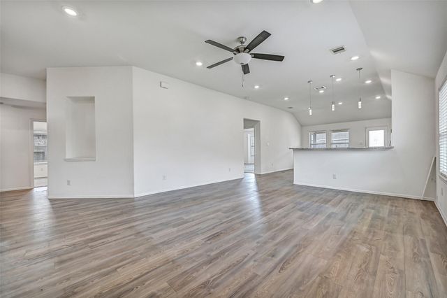 432 Pecan Landing Lane, La Marque, TX 77568